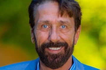 Steve Holmes